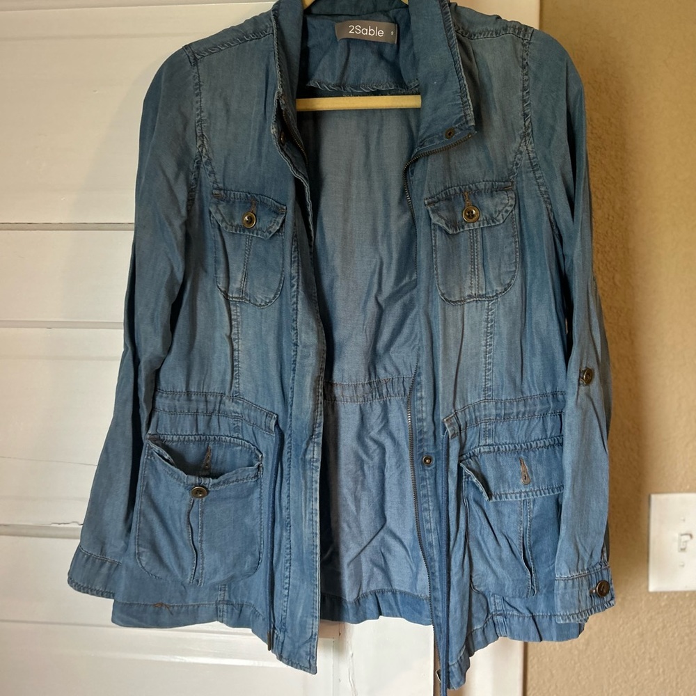 Light weight chambray zip up